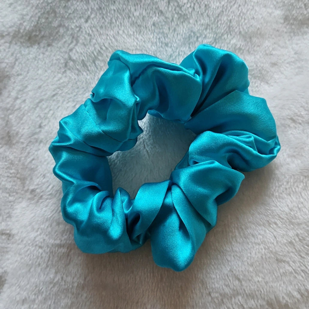 Chouchou en Soie – Accessoire Élégant et soin capillaire Doux par 3