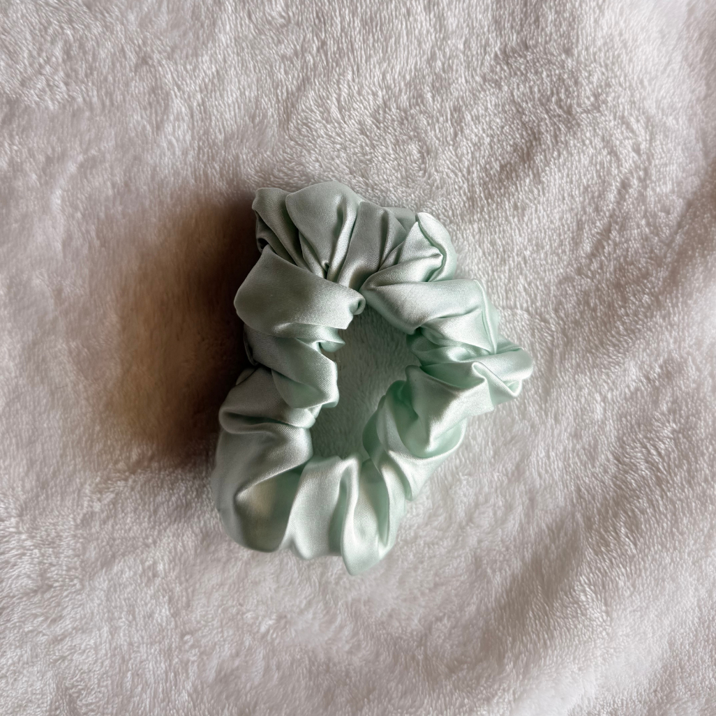 100% Natural Silk Scrunchie – Softness and care for your hair