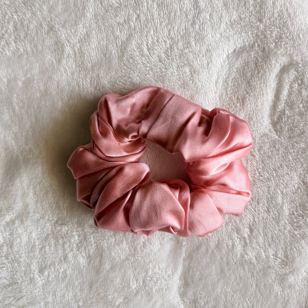 100% Natural Silk Scrunchie – Softness and care for your hair